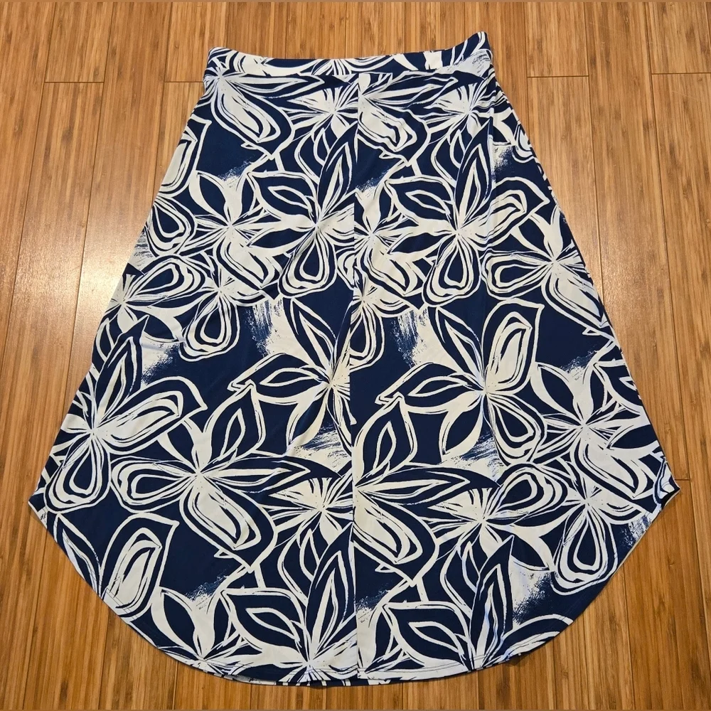 NWOT Chicos Floral Skirt - Picture 5 of 6